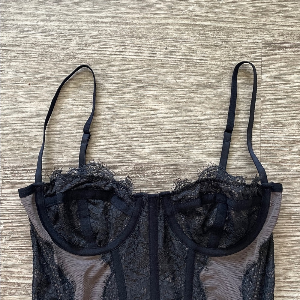 Urban Outfitters - Out from Under Modern Love Corset - Picture 5 of 10
